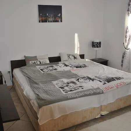 Apartment Casa Brava 2 *
